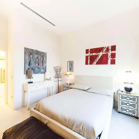 Modern In The Heart Of * 米兰