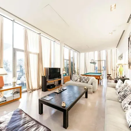 Modern In The Heart Of 公寓